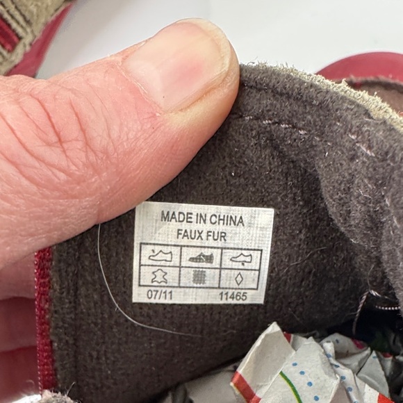 Crocs Boys Dawson Suede Boots - Red and Brown - Picture 11 of 16